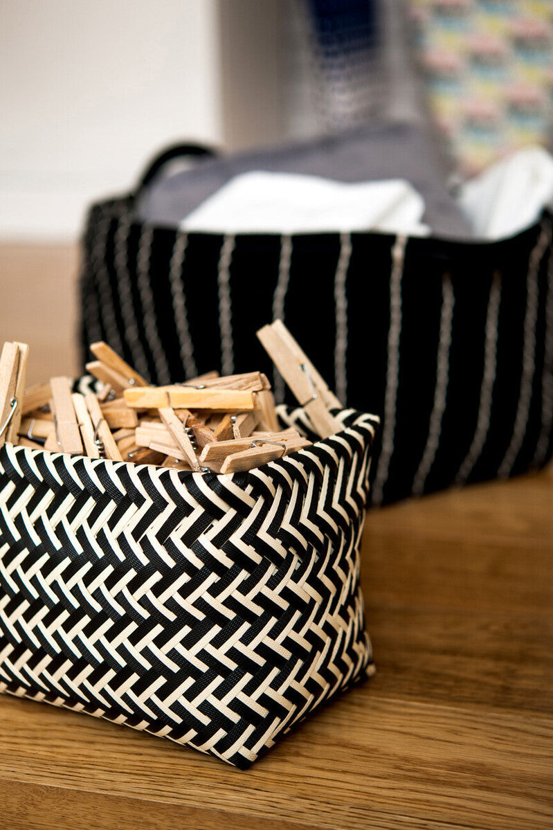 Set of 5 Woven Storage Baskets, Black and White