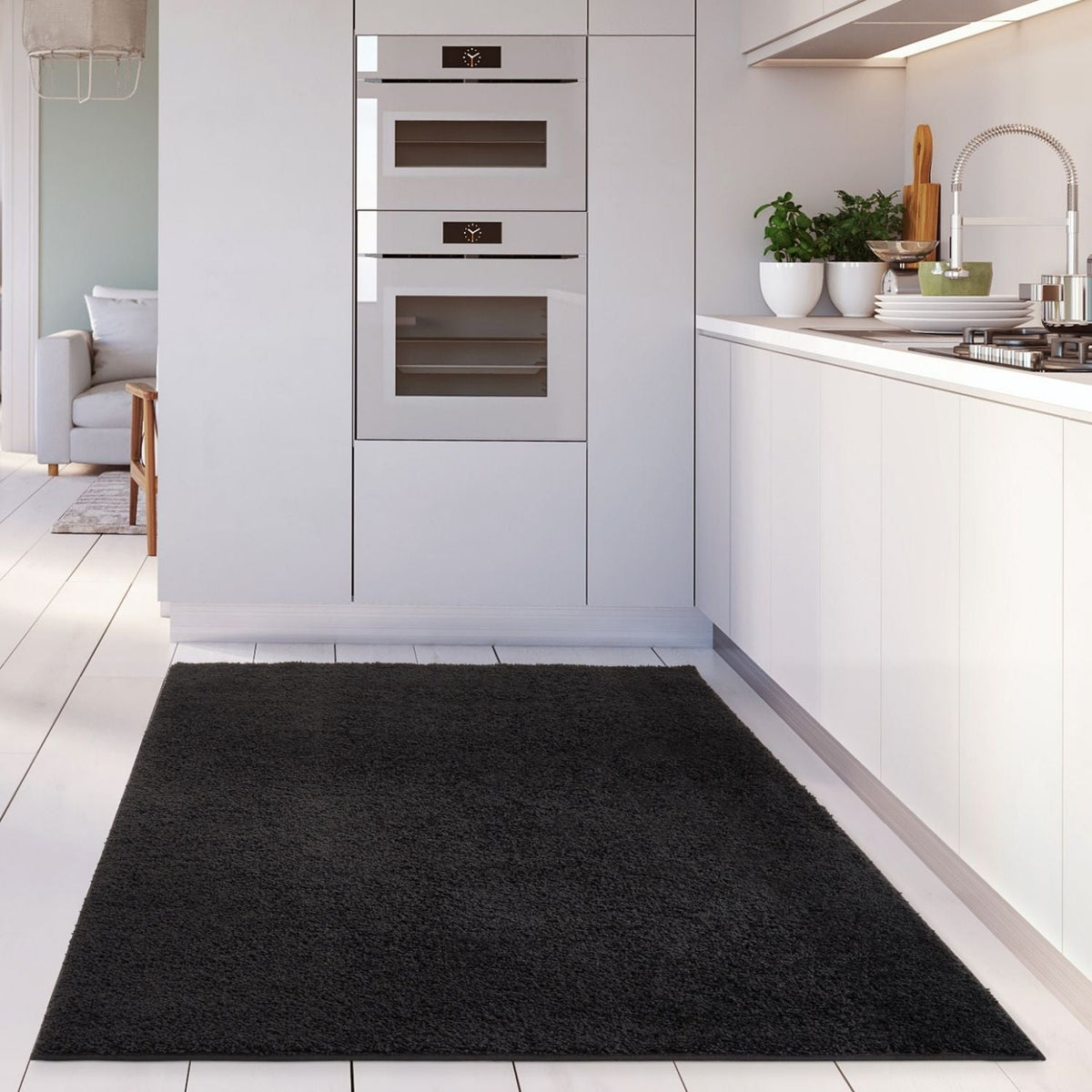 Solid Black Shaggy Rug