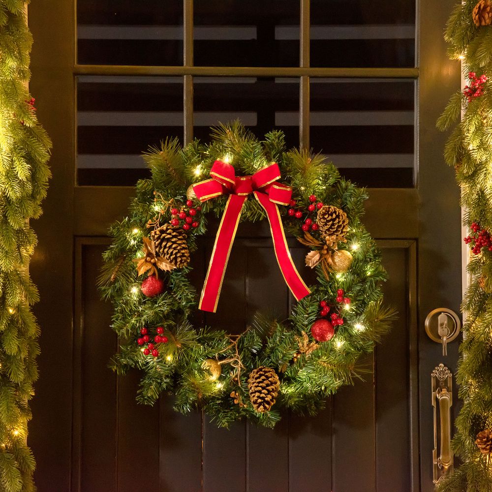 Pre-Lit Holly Christmas Wreath, 60cm